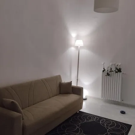 Anna's Little House * Bari